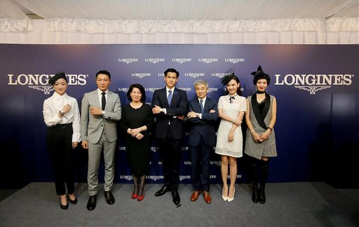 (从左至右)：著名演员张瑶，著名演员李宗翰，斯沃琪集团中国区总裁陈素贞女士， 浪琴表优雅形象大使彭于晏，浪琴表中国区副总裁李力先生，著名主持人、演员孙骁骁，著名演员金晨