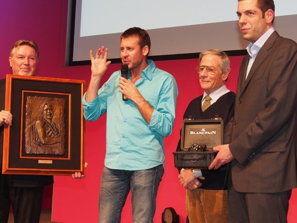 宝珀授予法国海洋生物学家劳伦-巴列斯塔为本年度“汉斯-哈斯五十噚大奖”
