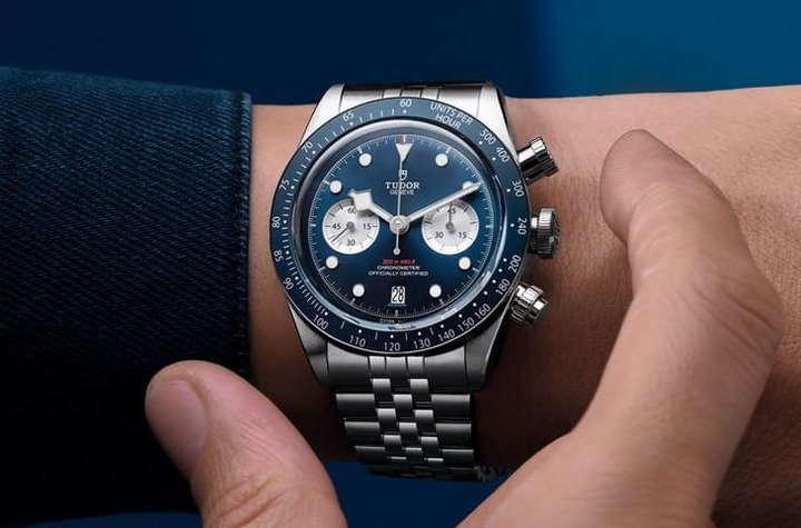 Black Bay Chrono再度跳脱传统白面、黑面框架，持续提供更丰富的面盘颜色选择。