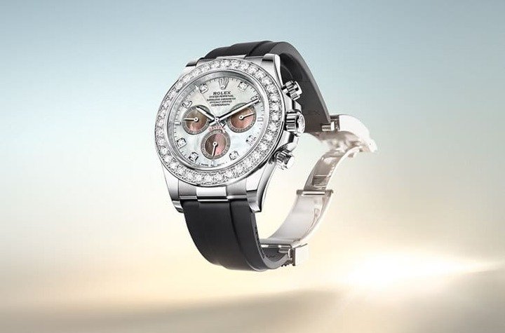 Cosmograph Daytona——珍珠母贝与钻石上身