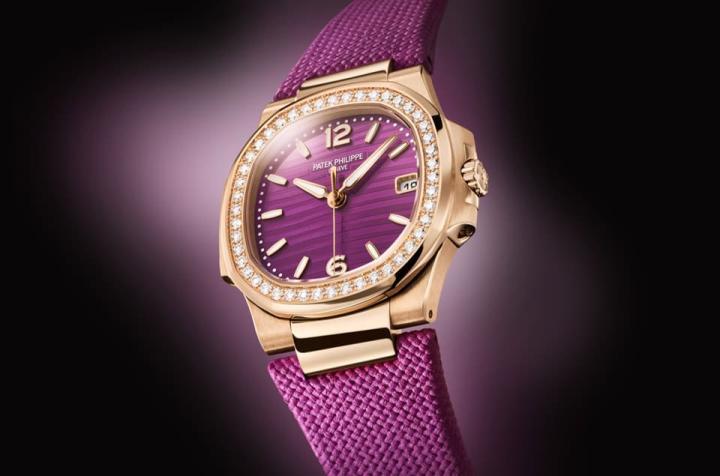 百达翡丽停产数款石英金鹰女表，新推出采用玫瑰金材质与紫色面盘的新款。