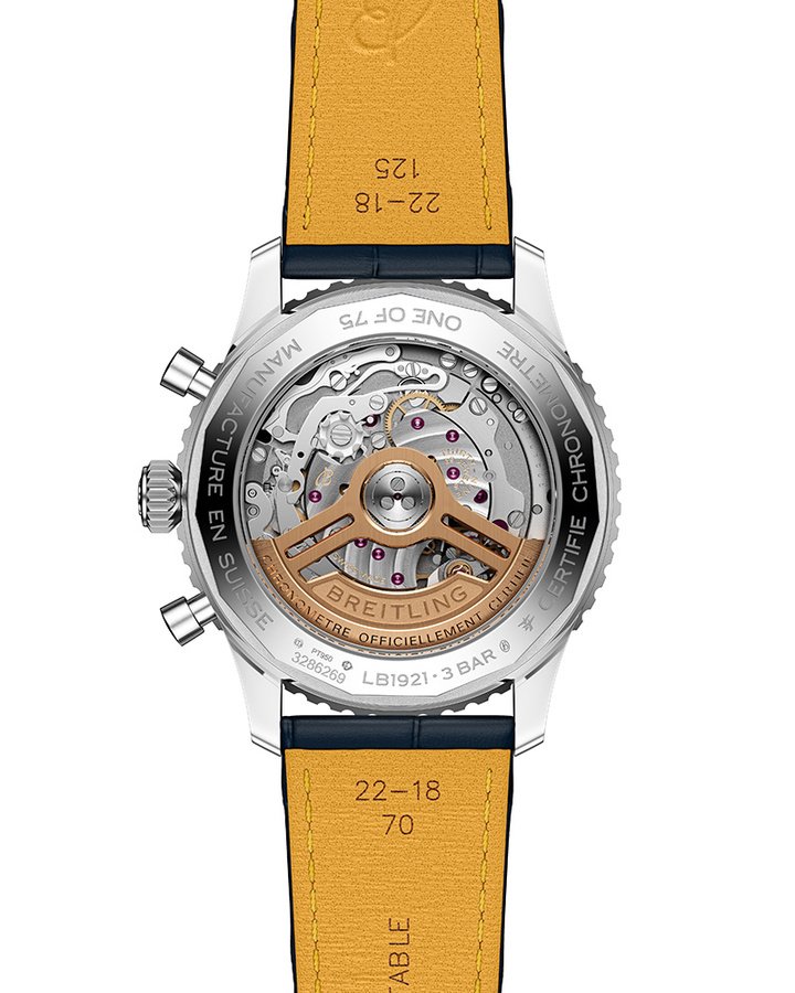 Navitimer B19 43 毫米万年历计时腕表，搭载 B19 自动上链机芯，直径 30 毫米，厚度 8.53 毫米，由 374 枚零件组成，动力储存 96 小时，COSC 认证。