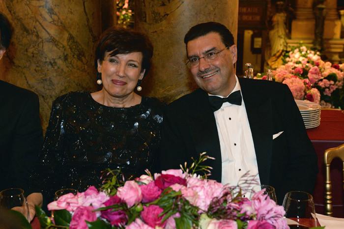  Roselyne Bachelot 与 Juan Carlos Torres 出席Vacheron Constantin江诗丹顿在巴黎歌剧院举办的庆典活动