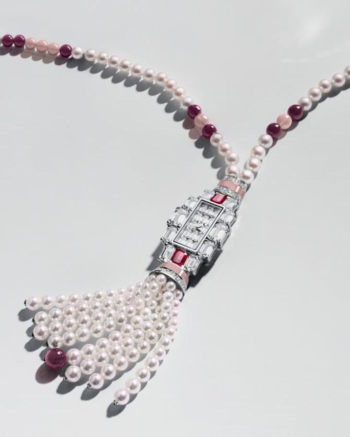 Grand Lady Kalla 承袭 1979 年 Kallista 与 Lady Kalla 传奇血统，延续四十多年高级珠宝制表传统。