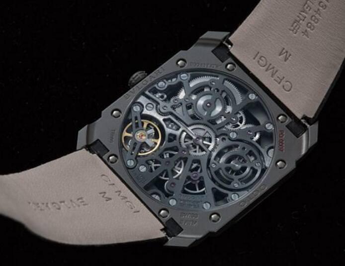 镂空的设计必须兼顾完美机芯打磨处理，宝格丽呈现了独树一格的机芯面貌