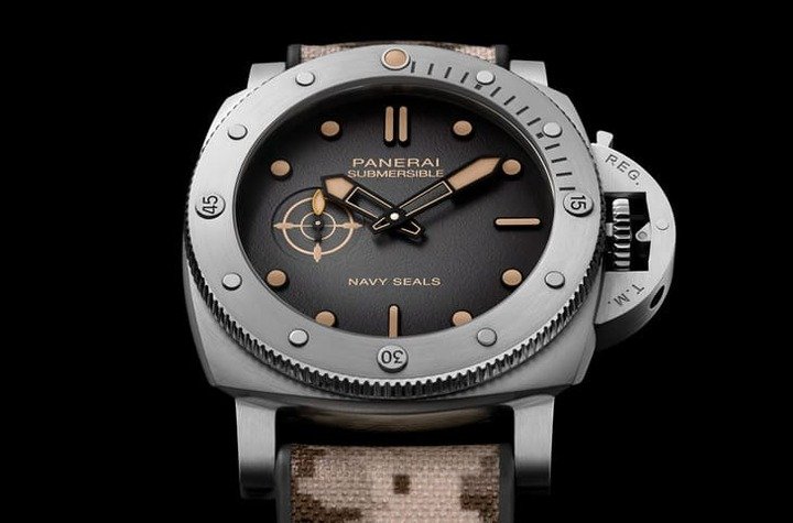 PAM01518以磨砂不锈钢打造，具小三针基本功能。