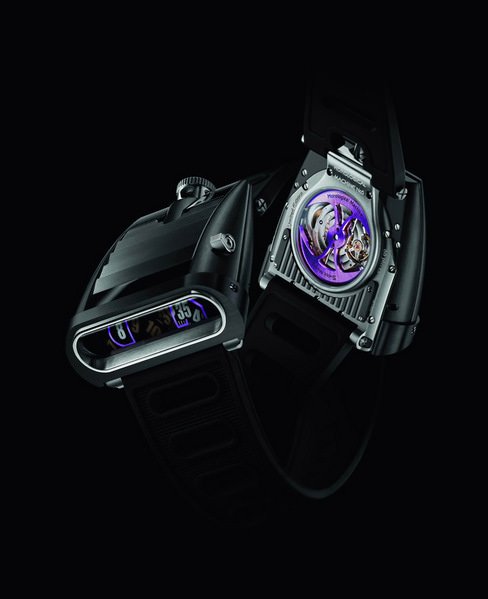 Horological Machine No.5 腕表的跳时机构为双向设计，允许时间能方便地前后调校