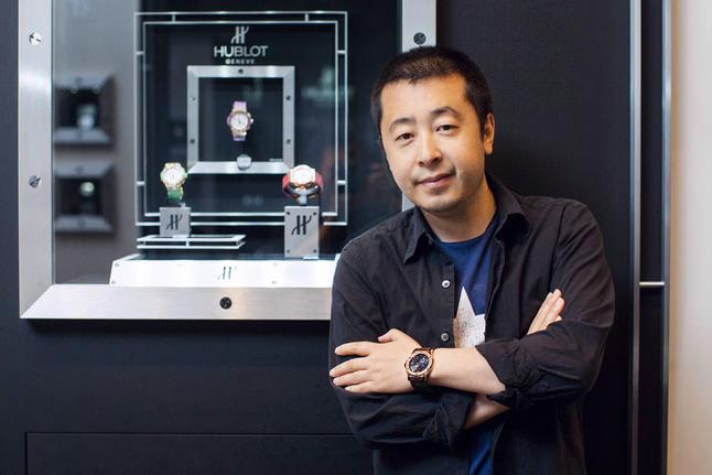 成功人士的个性之选——宇舶表HUBLOT经典融合超薄镂空王金