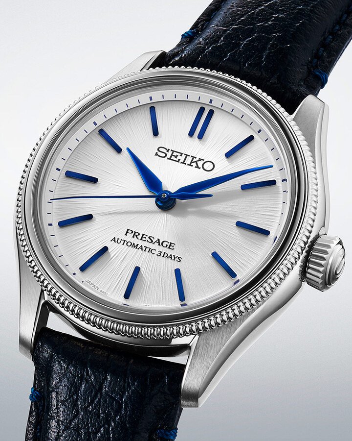 Seiko Presage 145 周年纪念表款 HCC004，色调灵感源自 "白练（shironeri）"，这是一种由丝线精炼而成的纯净白色。