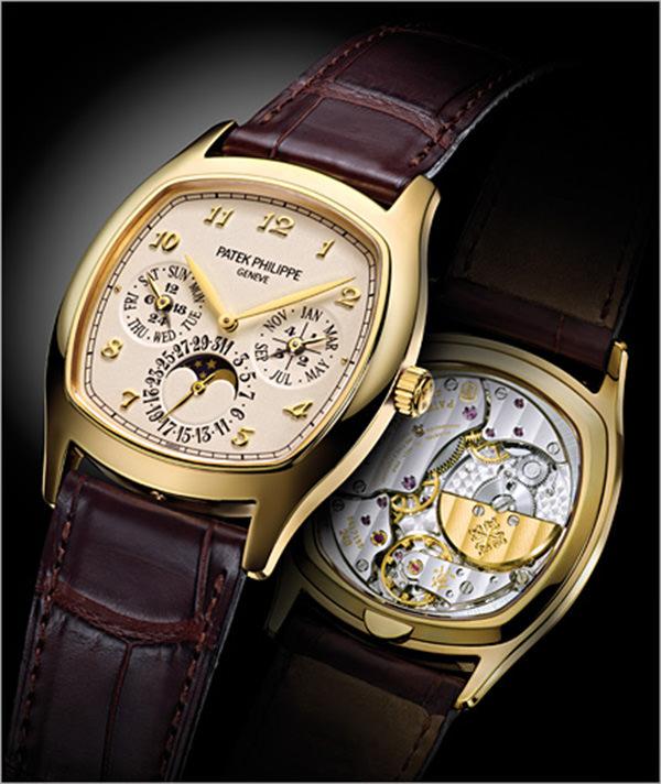 百达翡丽（Patek Philippe）5940R-001玫瑰金款男士腕表，超级复杂功能时计系列，包含月相功能腕表，表盘机件，通过齿轮的推动，月相盘透过半圆弧形状的窗口上演“阴晴圆缺、月升月落” 的神秘天象周期。