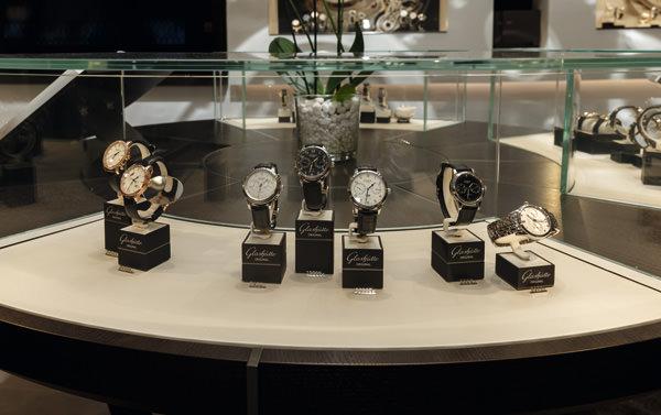 各种精选时计专供品牌在全球各地的精品店独家销售