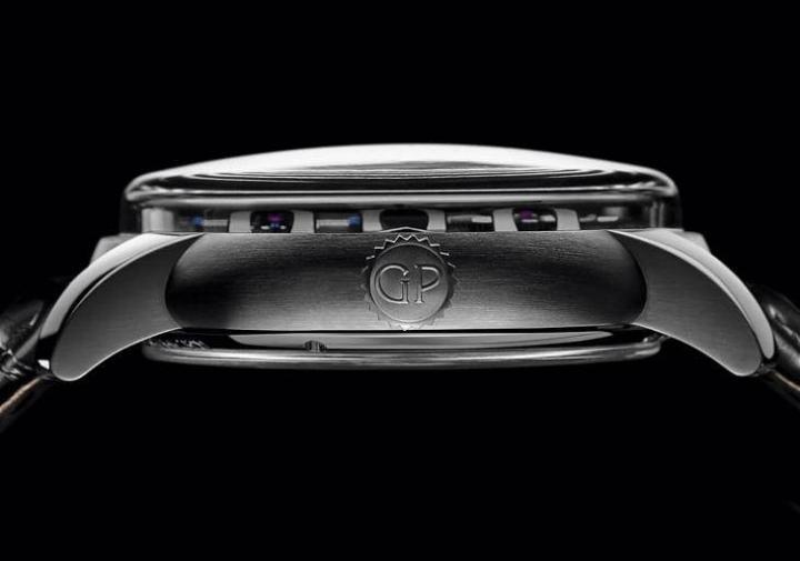 镂空三桥Neo Tourbillon陀飞轮腕表的机芯厚度为9.54毫米，钛金属表壳的边缘则保持不变。无论是视觉上，又或者载在手腕的触感上，都没有受厚度增加的影响