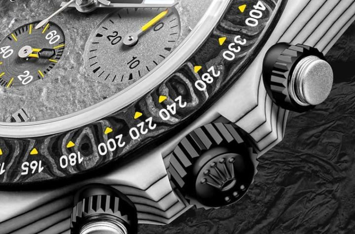 表款运用白色石英纤维材质搭配碳纤维表圈，整体重量仅58.2克。Source：Designa Individual Watches