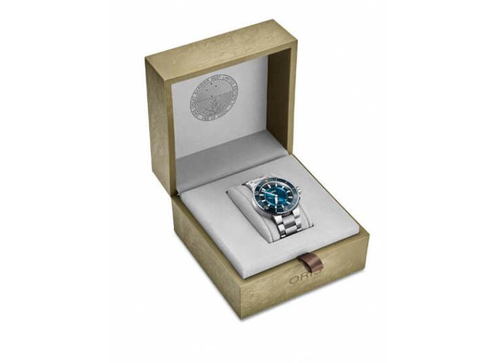 呼应大堡礁限量表III的限量珍贵意义，ORIS也特地设计出专属盒装其上印有珊瑚礁图案，让表主得到限量版才有的小小惊喜