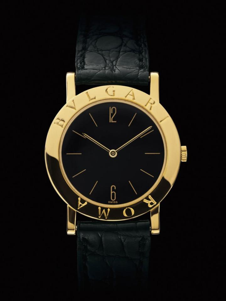 1975－宝格丽以电子显示腕表BVLGARI Roma作为致赠品牌100大客户的圣诞礼物，这款限量腕表大受好评，也因此催生出1977年品牌第一个腕表系列BVLGARI BVLGARI。