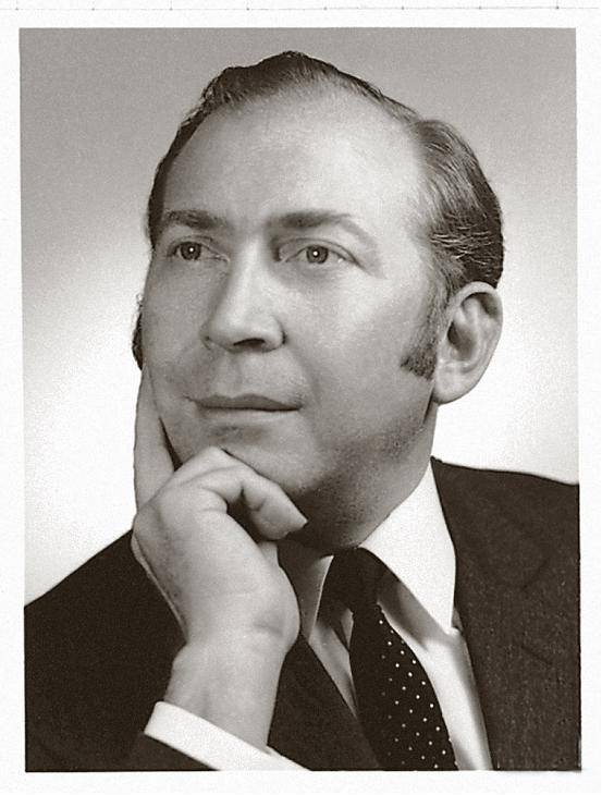 1950年代担任宝铂执行长的Jean-Jacques Fiechter身兼潜水爱好者与专业製表人员两种角色，在五十噚的研发过程中佔有重要地位