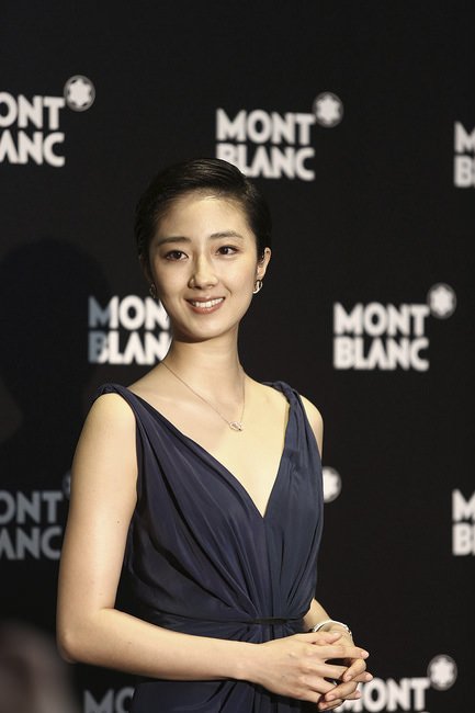 全新万宝龙中国地区品牌大使桂纶镁，以个人独特气质完美演绎卓越百年灵魂工艺
