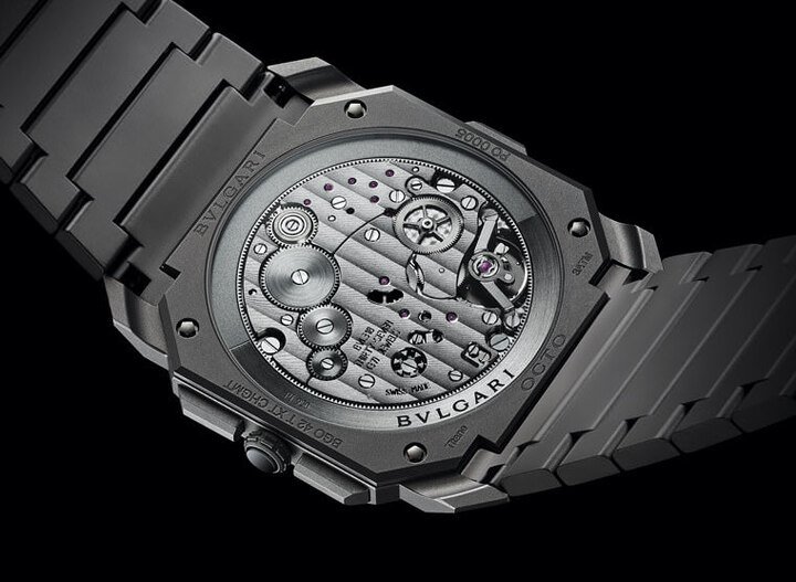 Octo Finissimo Chronograph GMT搭载的BVL 318机芯透过环形自动盘、简化桥板分件、水平排列机芯零件等方式有效降低机芯厚度，其3.3mm的纤薄程度远胜于市面上多数的计时机芯