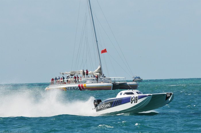 Blacksand 赢得2012 年Superboat Stock组别世界冠军