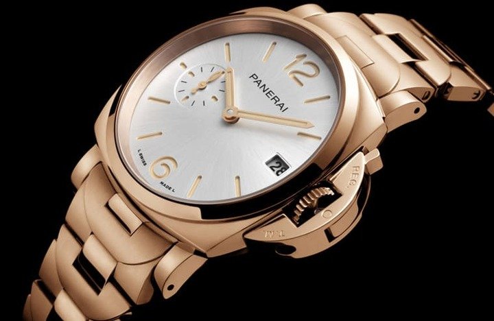沛纳海Luminor Due TuttoOro PAM01326为品牌第一款启用Goldtech™红金链带的作品。
