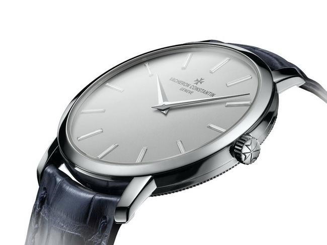 江诗丹顿推出了一款全新的Traditionnelle系列腕表，表壳由950铂金制成，呈现出极致非凡的优雅魅力