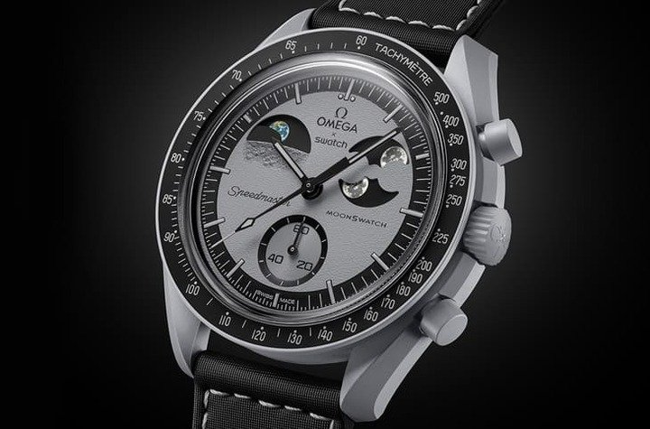 SWATCH新推出Bioceramic MoonSwatch Mission To Earthphase，特色在于融入一项创新功能。