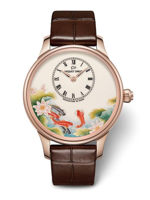 微绘锦鲤时分小针盘腕表有「鲤鱼跳龙门」的好意头，鲜艳色泽让人爱不释手，限量发行28枚。建议售价 RMB258,500元