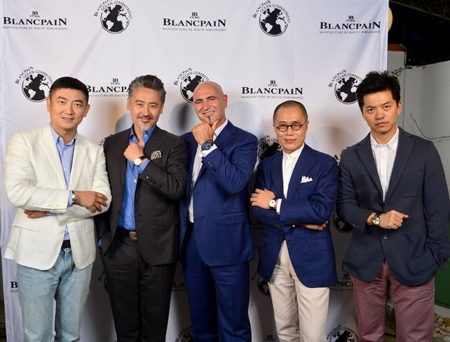 宝珀总裁兼首席执行官马克．海耶克（中间）和宝珀中国区副总裁廖昱（左一）与宝珀文化大使梁文道（右二）及宝珀品牌挚友吴秀波（左二）、李健（右一）合影