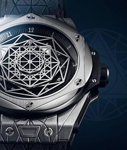 HUBLOT与Maxime联手推出以几何图形打造出黄金比例的表面设计，打破指针的既有形象