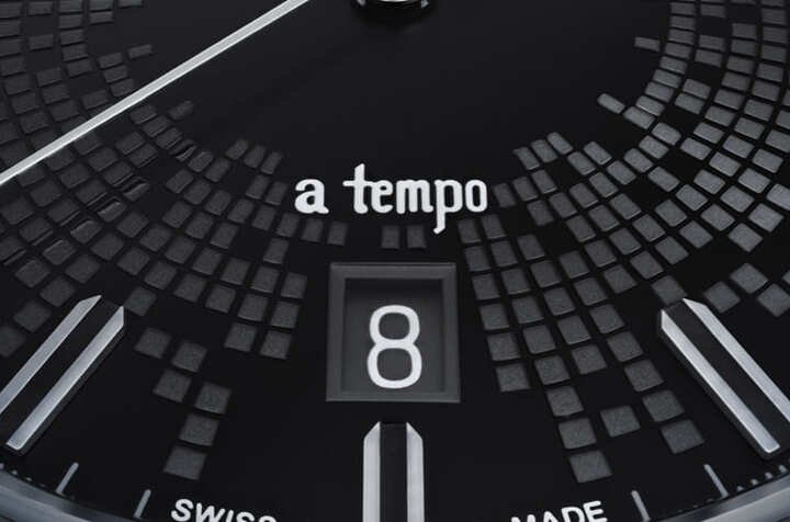 日期视窗上方的”a tempo”字样代表节奏复原，对音乐人而言别具意义。