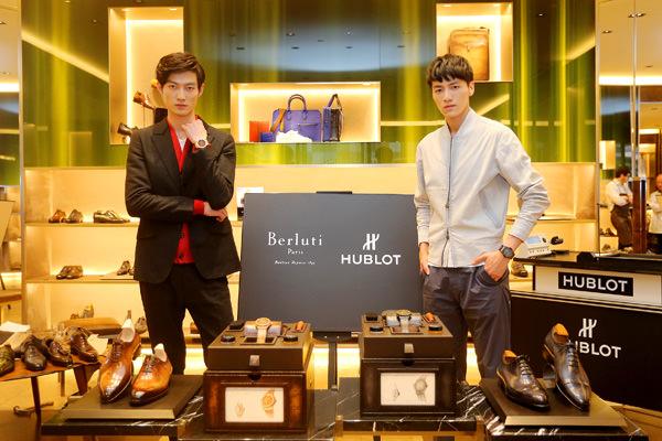 时尚模特演绎宇舶表经典融合Berluti Scritto腕表和经典融合Berluti全黑腕表