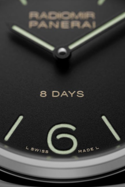 PANERAI 8日动力储存新作Radiomir 8 Days Acciaio 45毫米8日动力储存精钢腕表