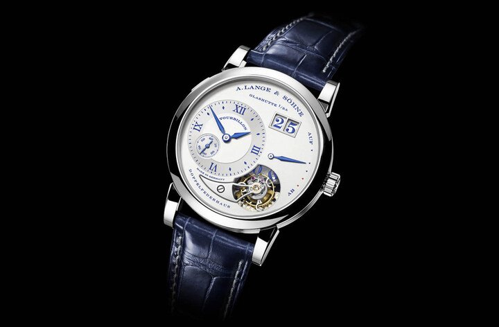 自面世以来，Lange 1 Tourbillon一直是专为特别场合而设的手表。朗格当初是以此手表记念由20世纪迈向21世纪的重要时刻