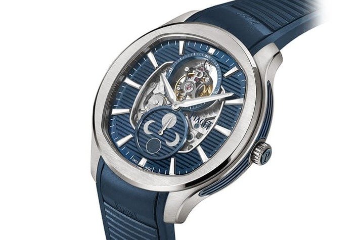 伯爵于Piaget Polo系列中新增一款飞行陀飞轮月相表，手表再度突破功能高度，带给市场更丰富的选择空间。