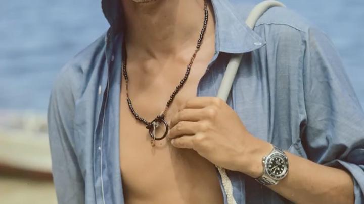 Doubilet于16岁时选购他首只劳力士腕表（水鬼），它伴随Doubilet度过《国家地理杂志》多数的工作生涯