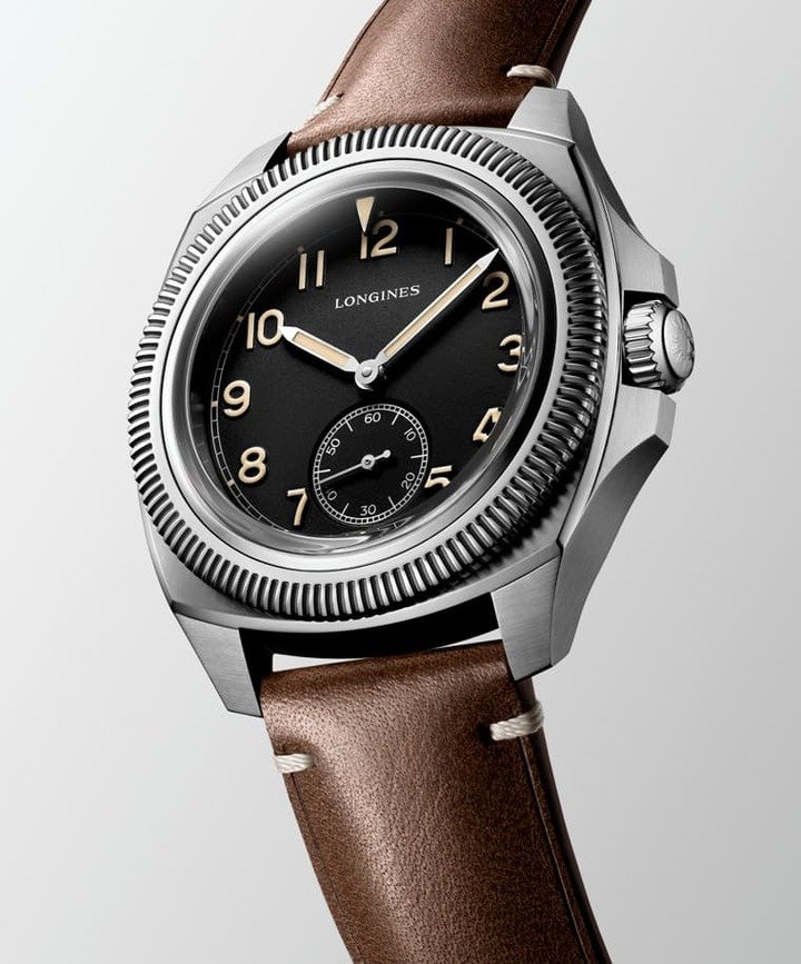 浪琴表2023年重新复刻了1935年的经典飞行表Pilot Majetek