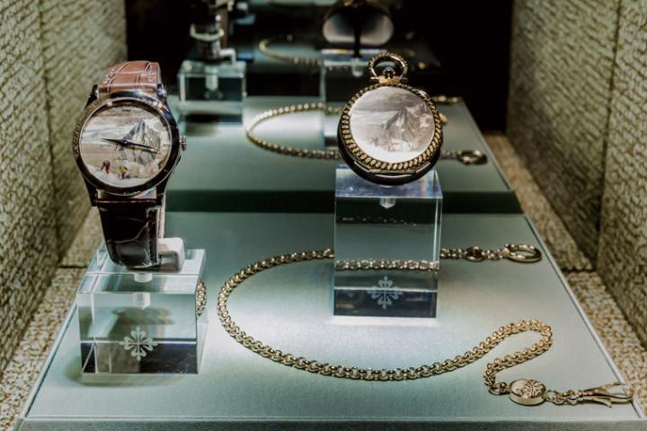 结合腕表和怀表的山景主题创作