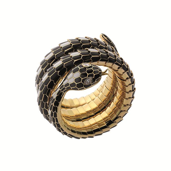 黑色、白色珐琅黄金镶钻蛇形手链腕表，创作时间约为1970年