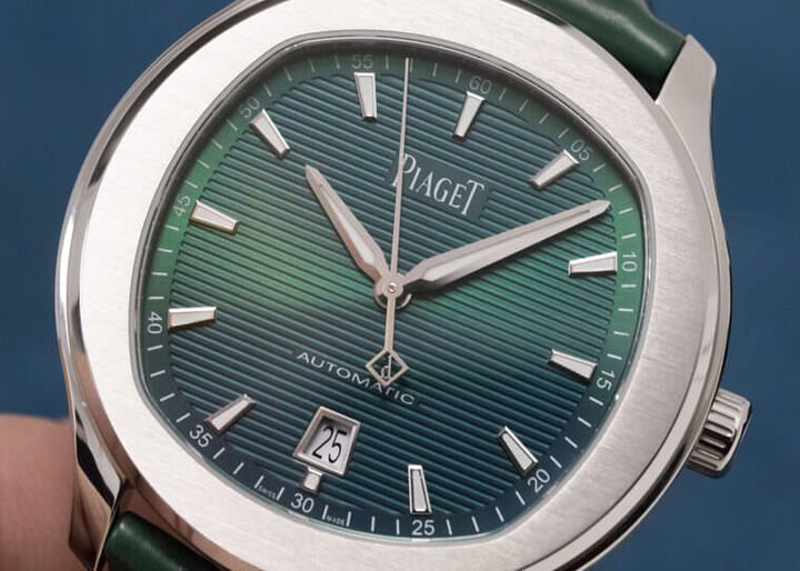 Polo S继先前的银白、蓝、灰与黑面后，2019年伯爵崭新推出绿面限量款，这种少见的配色营造一股清新活力