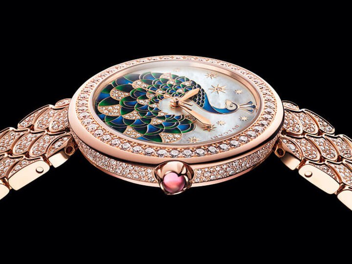 Divas' Dream Peacock Diamonds一如其名，玫瑰金链带上镶满超过1000颗钻石，既华丽又尊贵