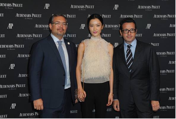 (左至右)爱彼亚洲总裁Oliviero Bottinelli、名模杜鹃及爱彼代理行政总裁Francois-Henry Bennahmias