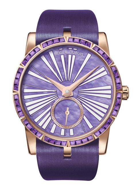 Excalibur 36自动腕表，林苇茹佩戴款式， 独特的紫色珍珠母贝表盘，辅以表圈镶嵌48枚紫水晶与同色系缎面表带，气质迷人出众，全球限量88只