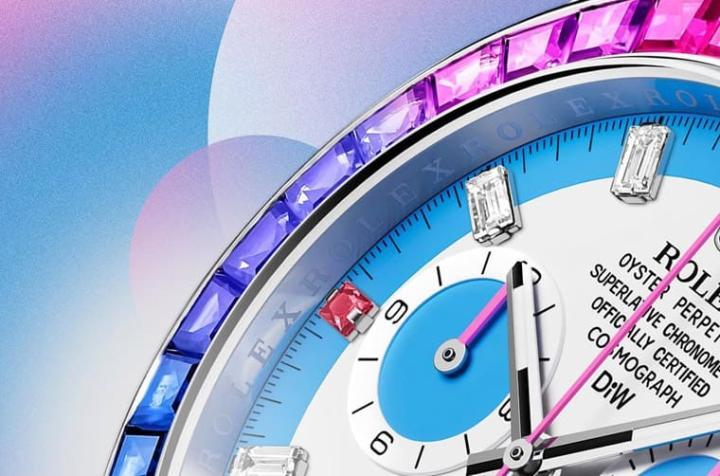 表圈与时标都镶上钻石或彩色宝石，既华丽又贵气，视觉效果也很强烈。Source：Designa Individual Watches