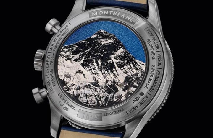 表背以雷射技术刻印出写实的珠穆朗玛峰顶峰图案，并在底盖边缘刻上限量编号，展现手表珍稀特性。