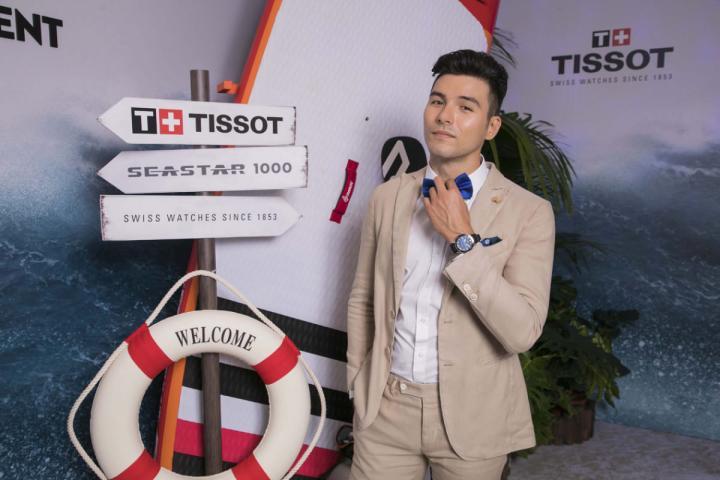天梭全新Seastar 1000海星系列自动款潜水腕表正式上市，在新表发表会上，品牌特地邀来艺人凤小岳，由男神亲自演绎这款运动潜水表的魅力