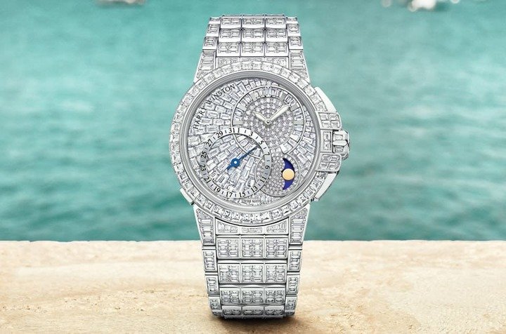 Ocean系列Date Moon Phase 42毫米自动表同步推出满天星限量版，整只表镶嵌将近1000颗美钻。