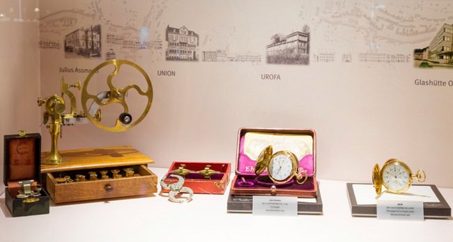 展览展出Glashutte pocket chrongraphs 与制表工具