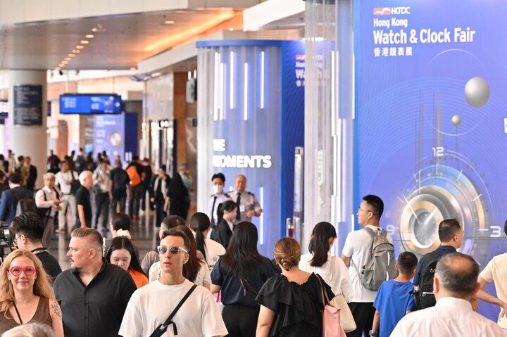 第44届香港钟表展及第13届国际名表荟萃的实体展昨天圆满结束，吸引约16,000名、来自95个国家及地区的买家到场采购。 