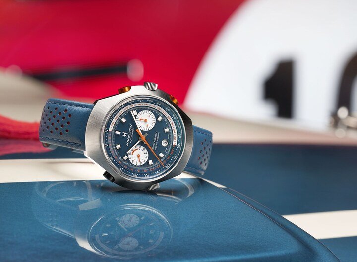 汉米尔顿(Hamilton)向充满激情的 1970 年代致敬，推出 Chrono-Matic 50 限量版腕表，完美捕捉那个传奇年代的赛车精神与技术精髓。