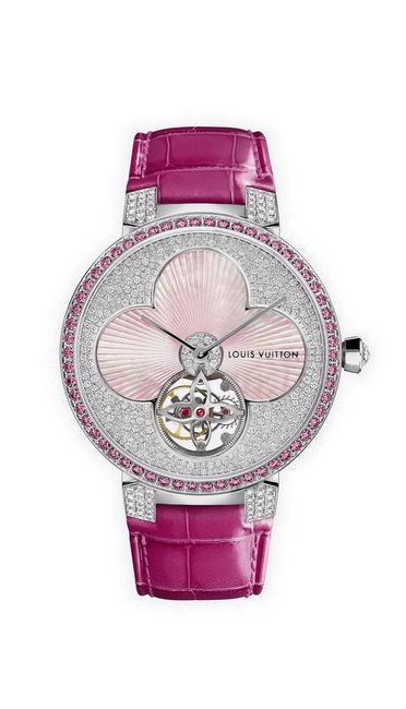 Tambour Monogram Sun女士陀飞轮腕表以18K玫瑰金打造表壳，表圈镶有58颗钻石